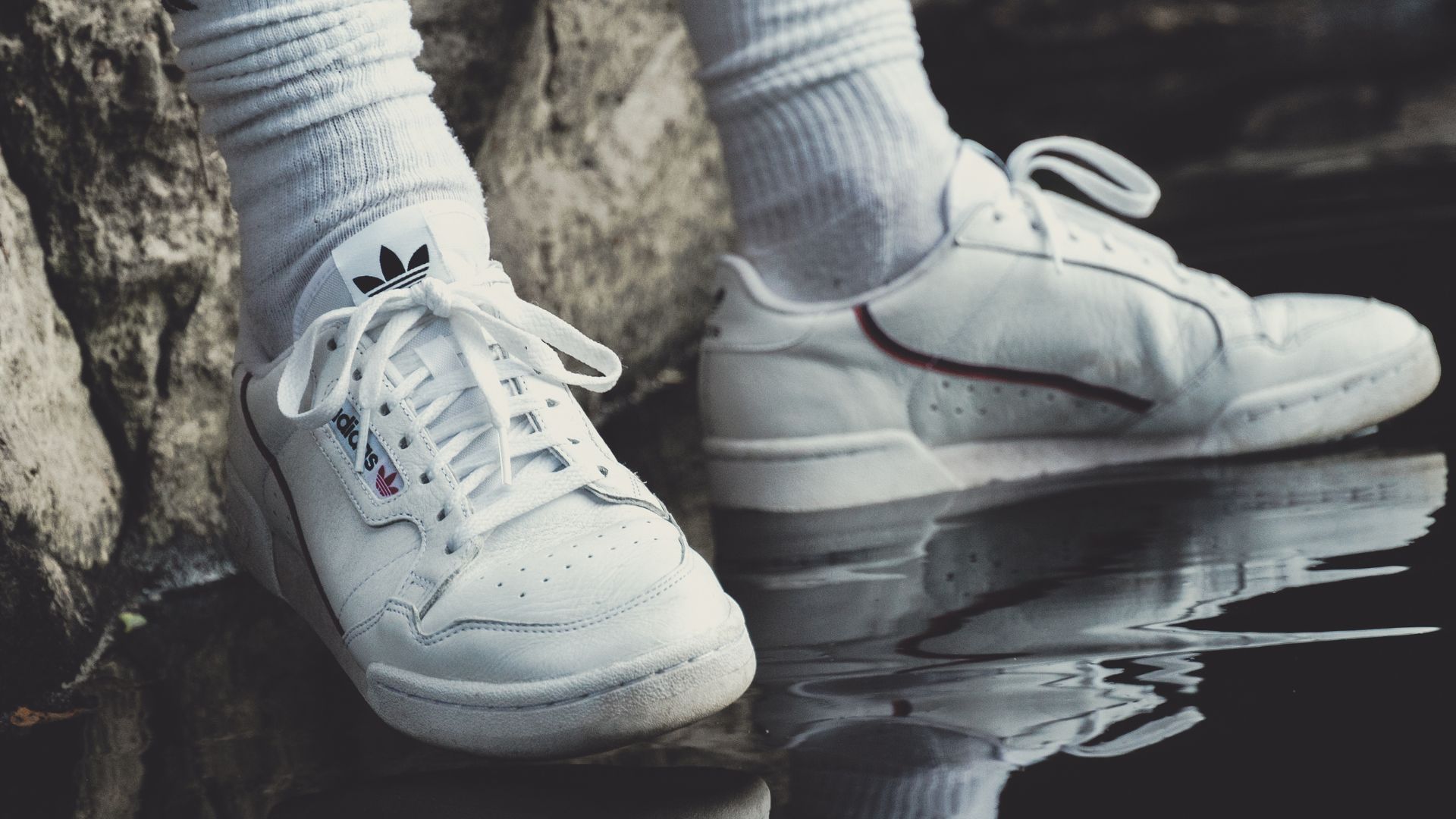Tìm Hiểu Về Thương Hiệu Sneaker Adidas
