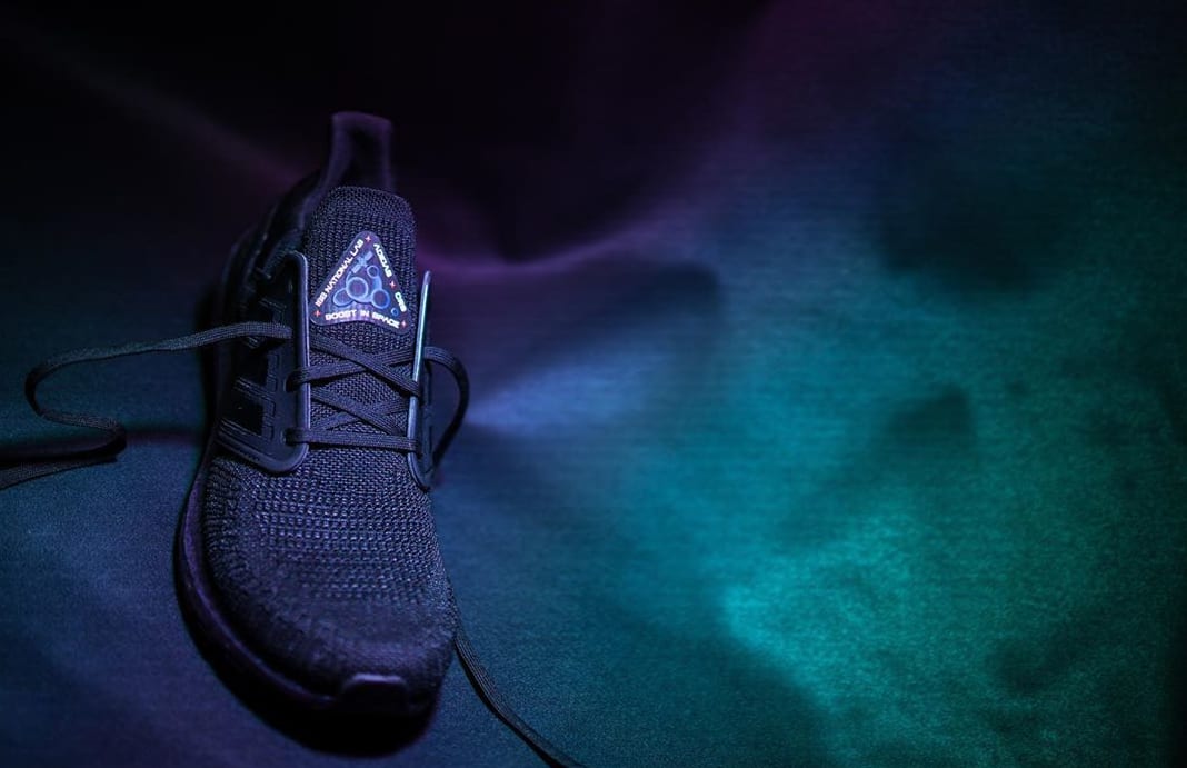 Adidas mang giày BOOST ra vũ trụ thử nghiệm